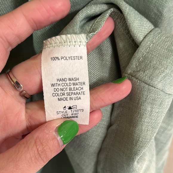 Green Smocked Puff Sleeve Blouse - Picture 3 of 6